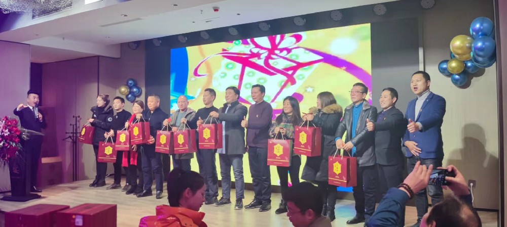 開(kāi)新局、譜新篇，物流人年會(huì)豪飲雙雄醉，湖北省現(xiàn)代物流促進(jìn)會(huì)襄陽(yáng)年會(huì)如期召開(kāi)！